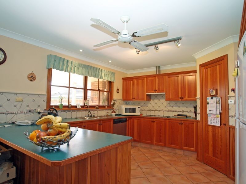 6 Marlin Place, Sussex Inlet NSW 2540