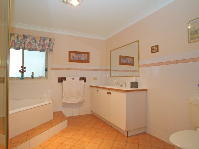 6 Marlin Place, Sussex Inlet NSW 2540