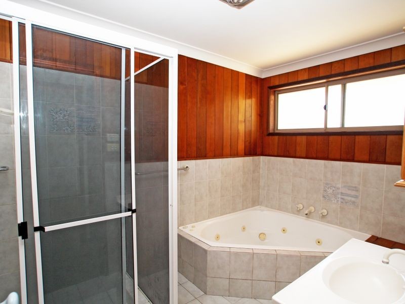 13 Lakeshore Parade, Sussex Inlet NSW 2540