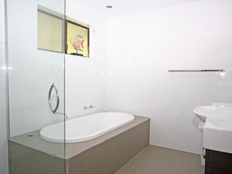 8 Alamein Street, Sussex Inlet NSW 2540