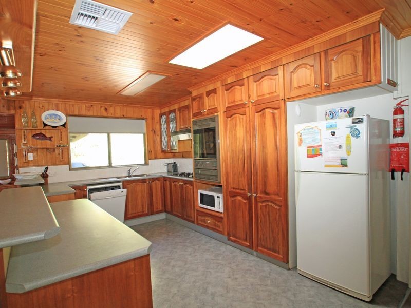 8 Alamein Street, Sussex Inlet NSW 2540