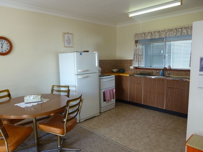 12 Ray Street, Sussex Inlet NSW 2540