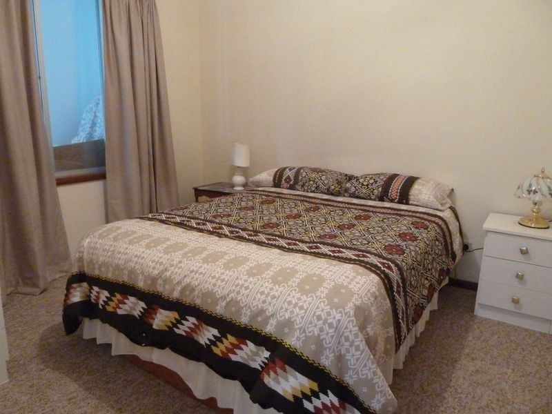 12 Ray Street, Sussex Inlet NSW 2540