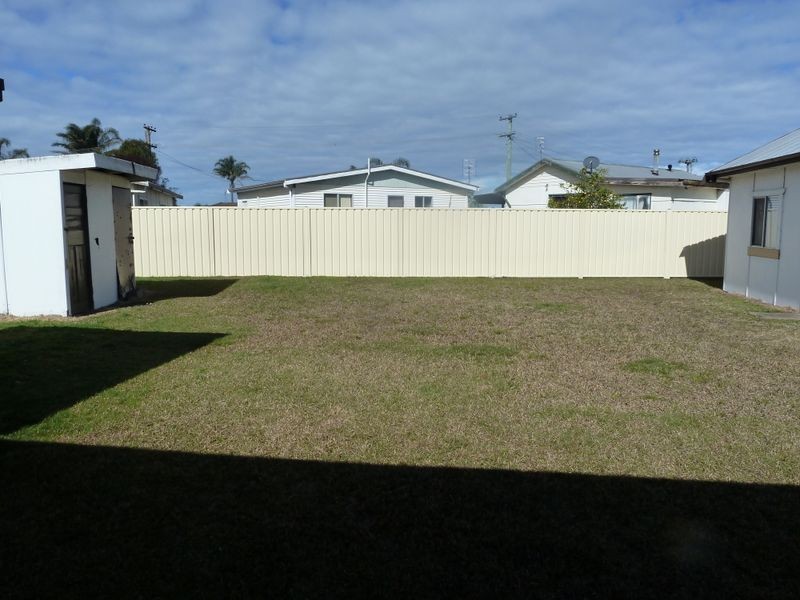 12 Ray Street, Sussex Inlet NSW 2540