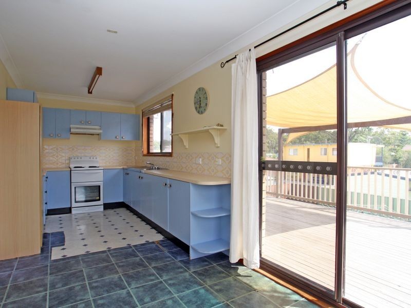 9 Riviera Avenue, Sussex Inlet NSW 2540