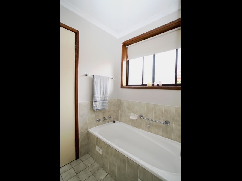 7 Suncrest Avenue, Sussex Inlet NSW 2540