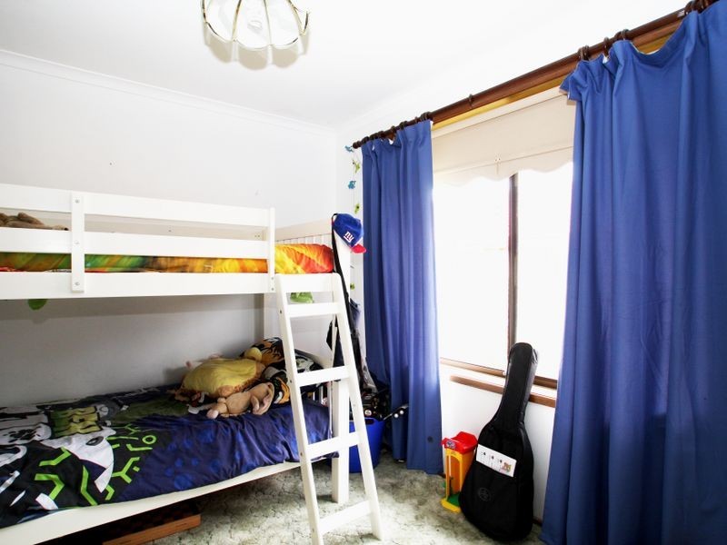 7 Suncrest Avenue, Sussex Inlet NSW 2540