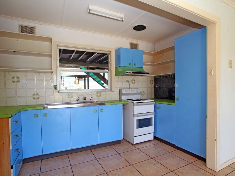 11 Ocean View Road, Sussex Inlet NSW 2540