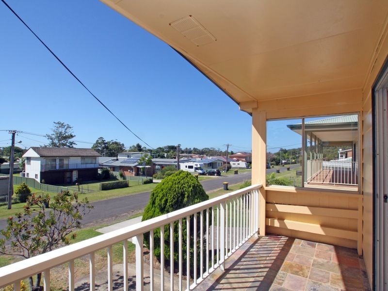 11 Ocean View Road, Sussex Inlet NSW 2540