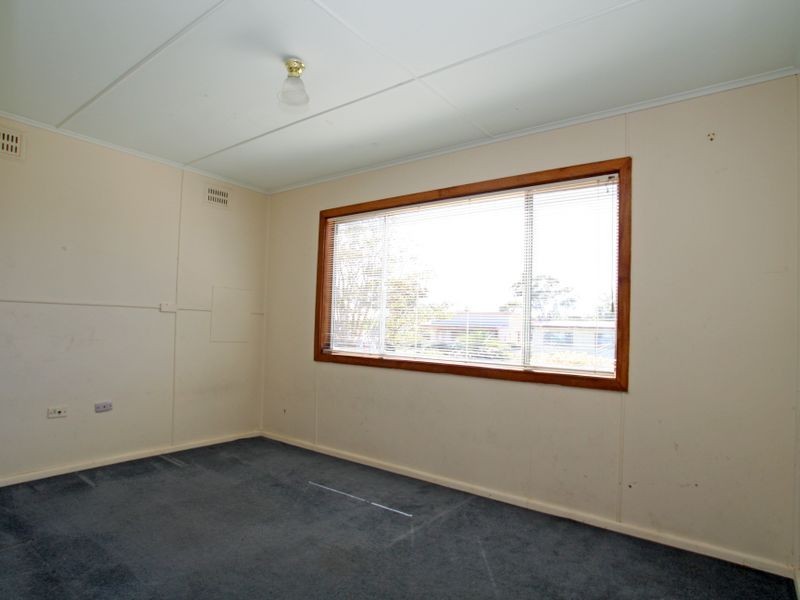 11 Ocean View Road, Sussex Inlet NSW 2540