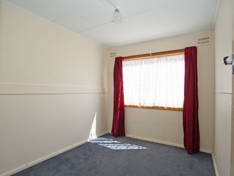 11 Ocean View Road, Sussex Inlet NSW 2540