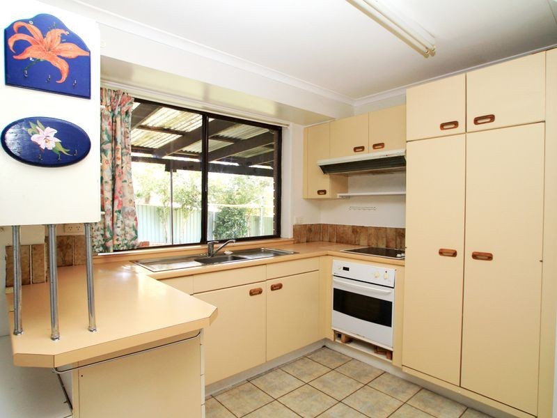 8 Blue Mist Close, Sussex Inlet NSW 2540