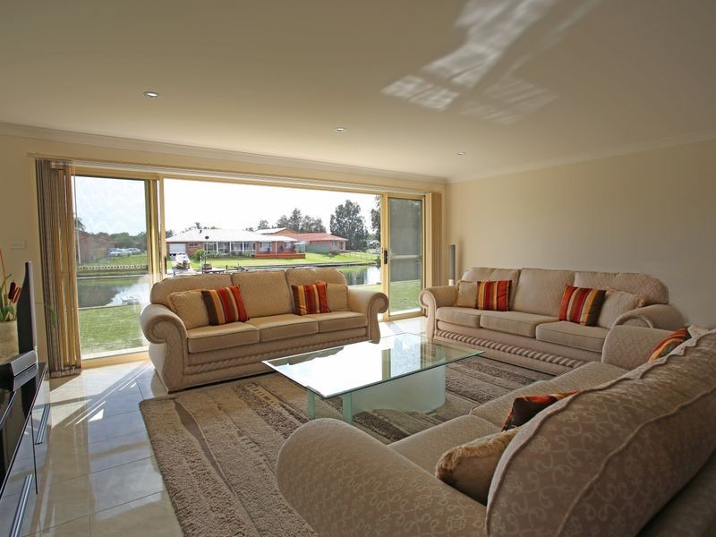 39 Whimbrel Drive, Sussex Inlet NSW 2540