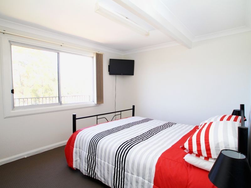 8 Lakeway Avenue, Berrara NSW 2540