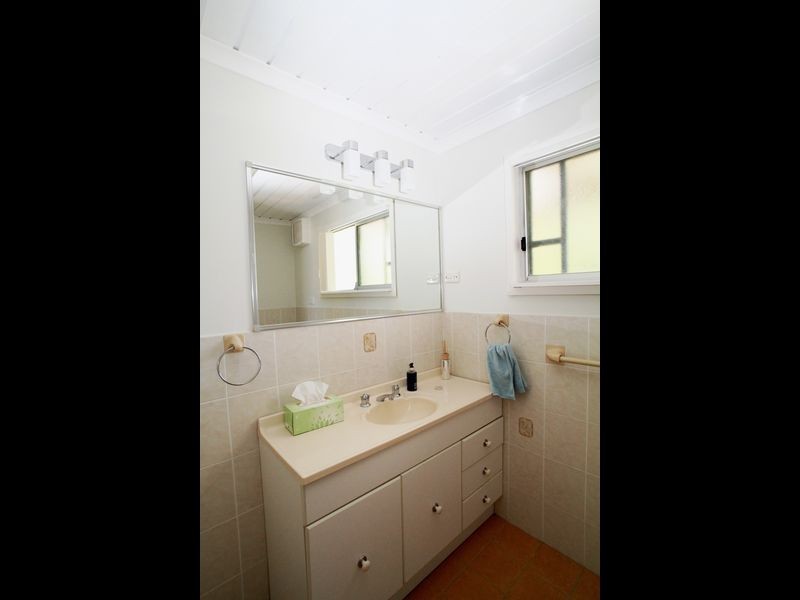 8 Lakeway Avenue, Berrara NSW 2540