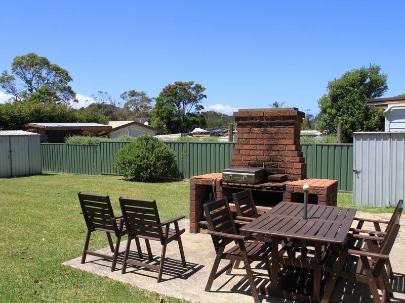 8 Lakeway Avenue, Berrara NSW 2540