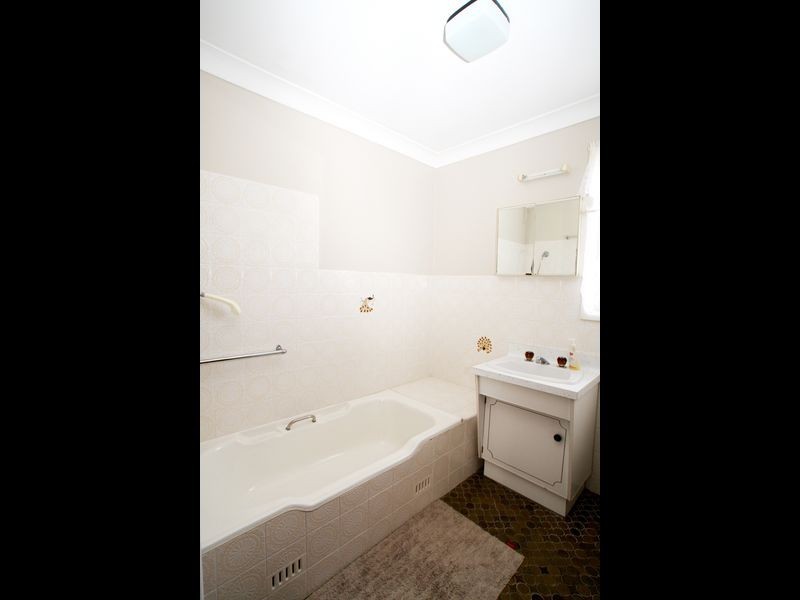 7 Paradise Crescent, Sussex Inlet NSW 2540