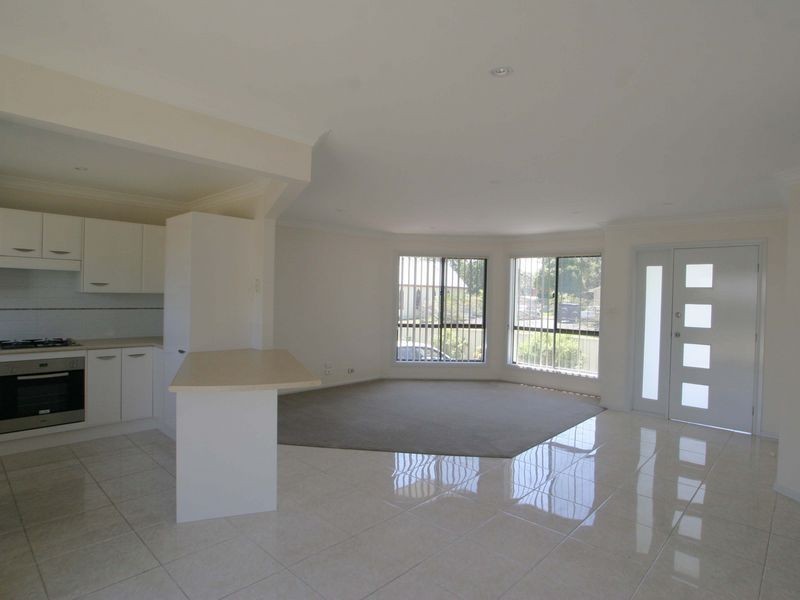 2/155 Jacobs Drive, Sussex Inlet NSW 2540