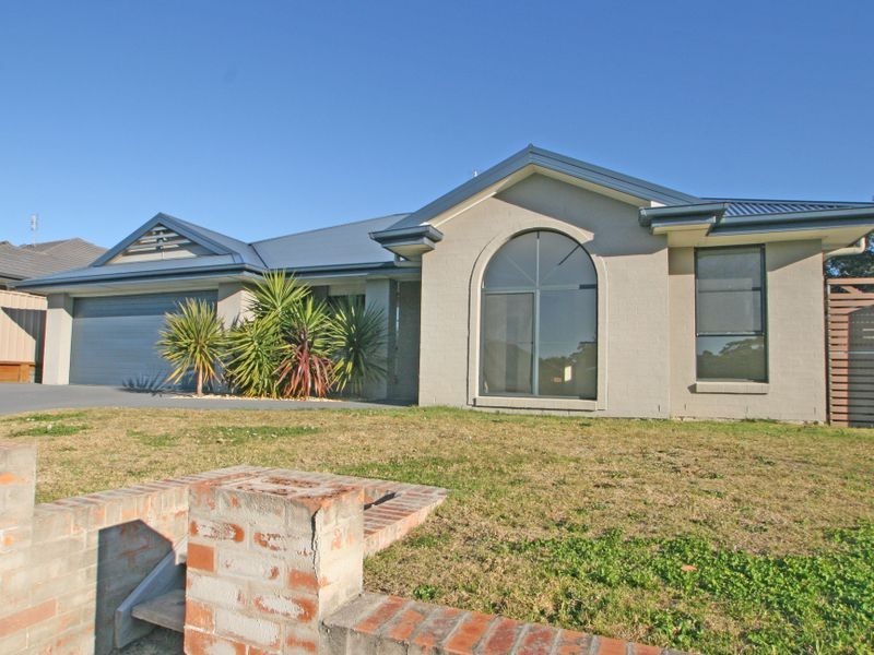 11 Seaberry Street, Sussex Inlet NSW 2540
