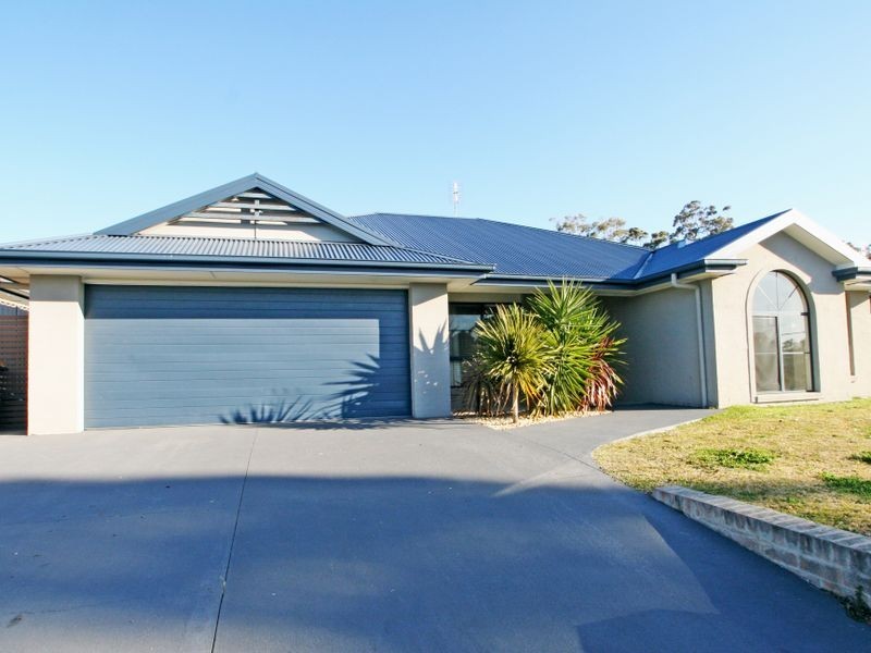 11 Seaberry Street, Sussex Inlet NSW 2540