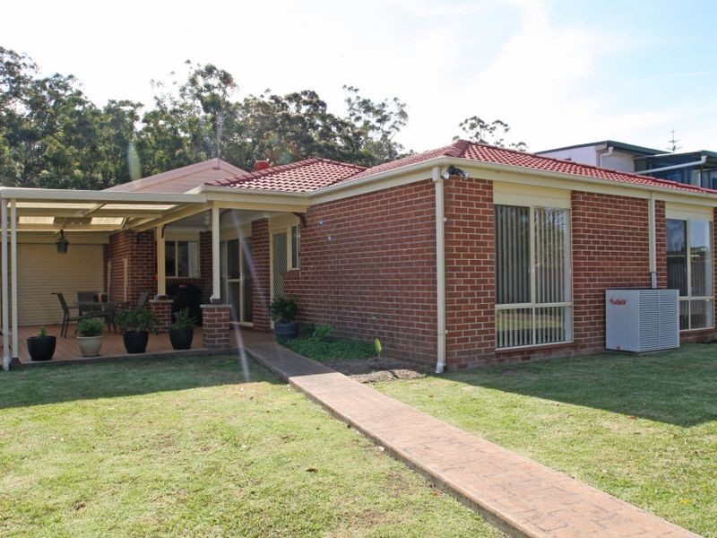 42 Suncrest Avenue, Sussex Inlet NSW 2540