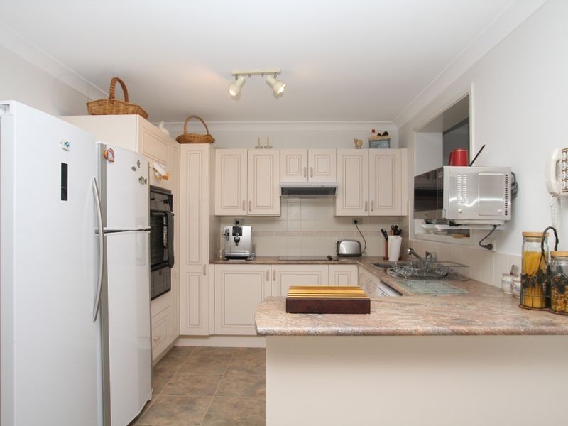 12 Riviera Avenue, Sussex Inlet NSW 2540