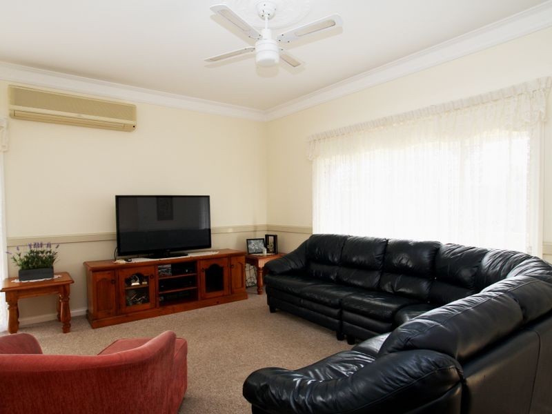 48 Sussex Inlet Road, Sussex Inlet NSW 2540