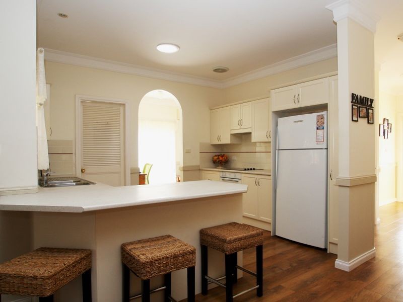 48 Sussex Inlet Road, Sussex Inlet NSW 2540