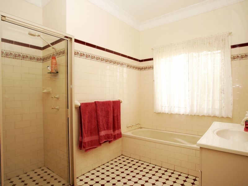 48 Sussex Inlet Road, Sussex Inlet NSW 2540