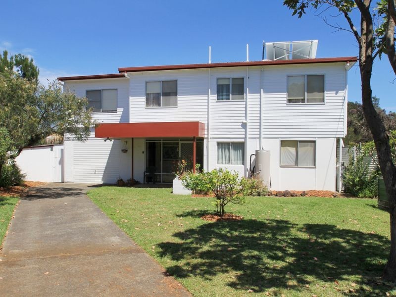 6 Lagoon Crescent, Sussex Inlet NSW 2540