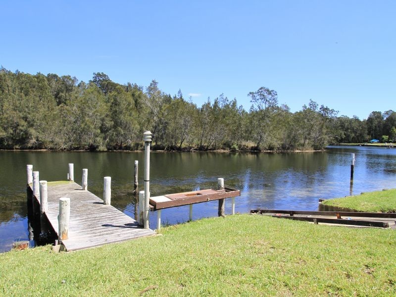 6 Lagoon Crescent, Sussex Inlet NSW 2540
