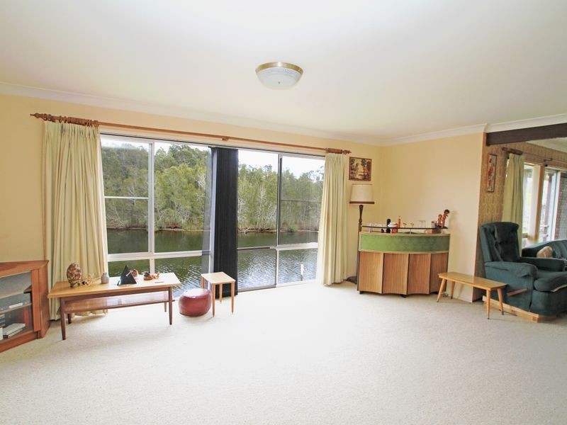 6 Lagoon Crescent, Sussex Inlet NSW 2540