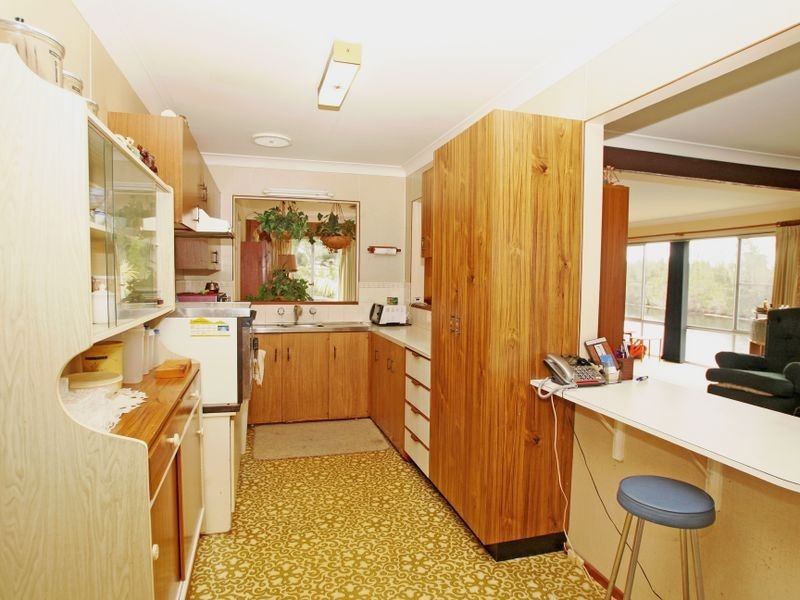 6 Lagoon Crescent, Sussex Inlet NSW 2540