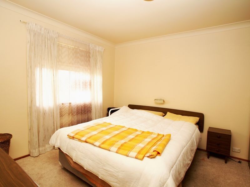 6 Lagoon Crescent, Sussex Inlet NSW 2540