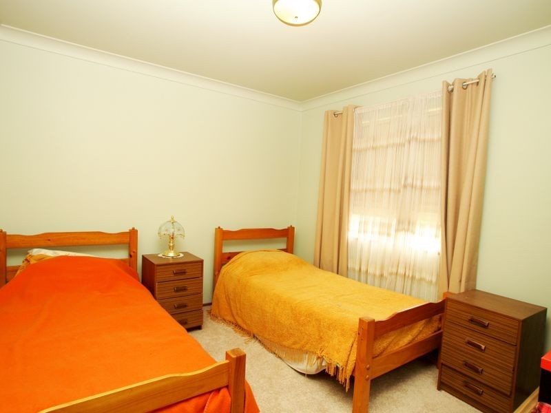 6 Lagoon Crescent, Sussex Inlet NSW 2540