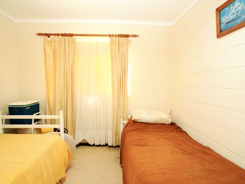 6 Lagoon Crescent, Sussex Inlet NSW 2540