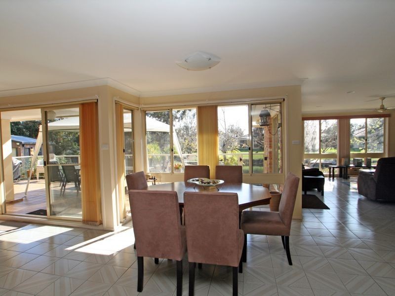 41 Sussex Inlet Road, Sussex Inlet NSW 2540