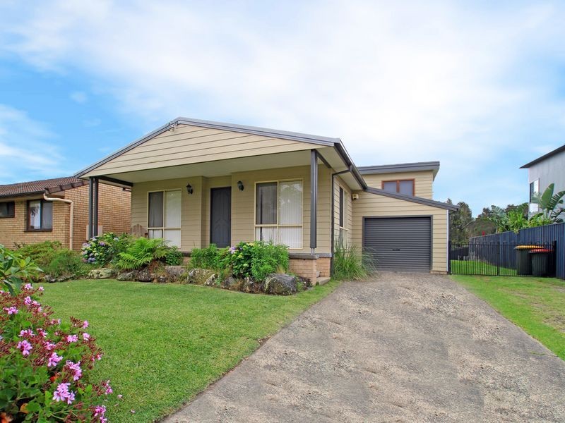 95 Jacobs Drive, Sussex Inlet NSW 2540