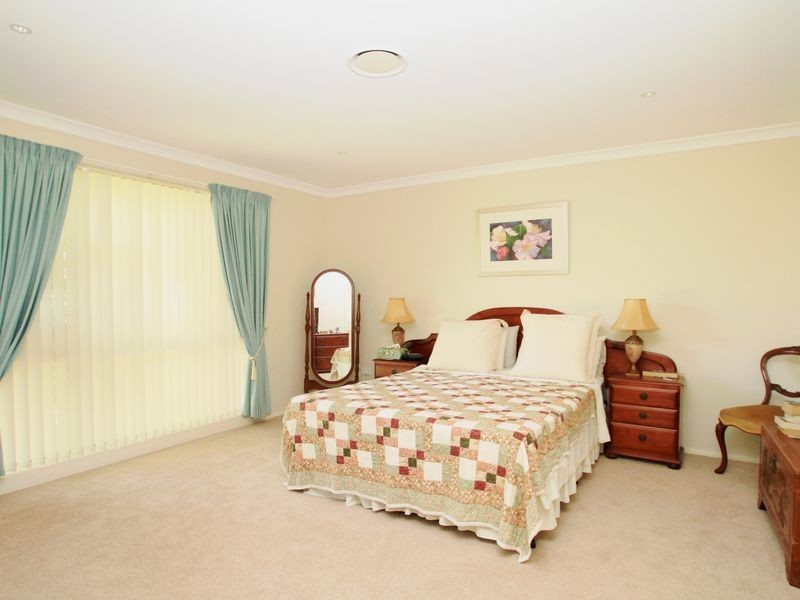 37 Ray Street, Sussex Inlet NSW 2540