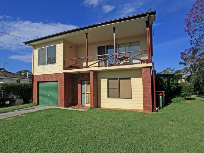 11 Lagoon Crescent, Sussex Inlet NSW 2540