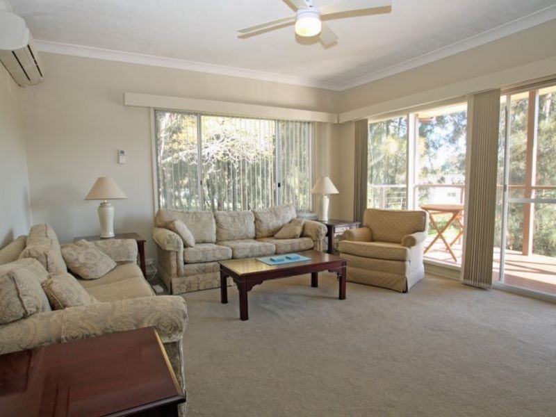 11 Lagoon Crescent, Sussex Inlet NSW 2540
