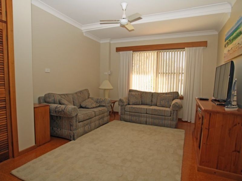 11 Lagoon Crescent, Sussex Inlet NSW 2540