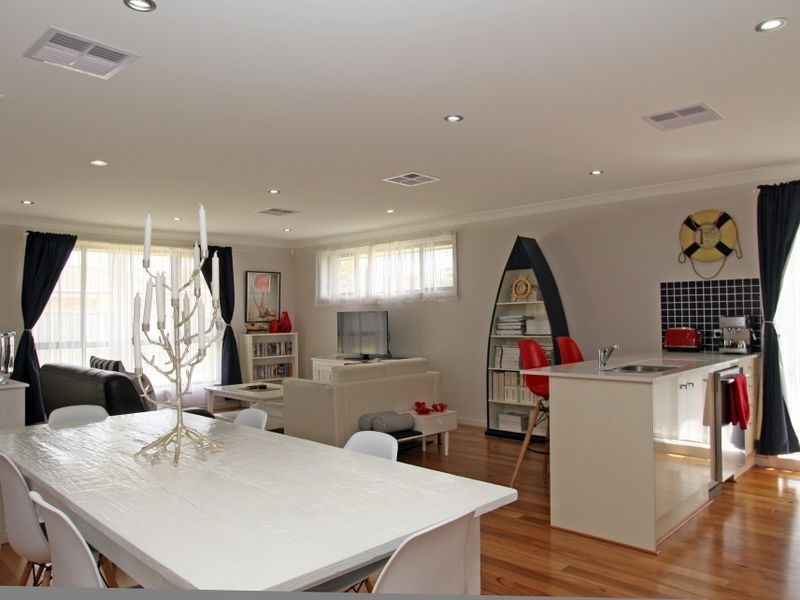 13 Voyager Avenue, Sussex Inlet NSW 2540