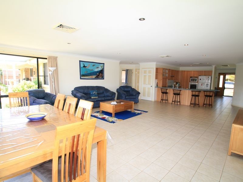 5 Ibis Place, Sussex Inlet NSW 2540