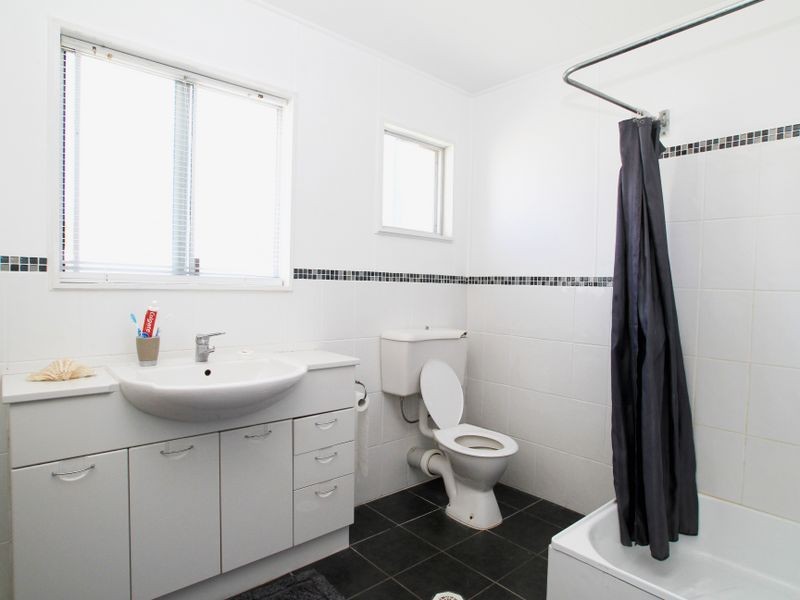 1 Greentree Avenue, Sussex Inlet NSW 2540