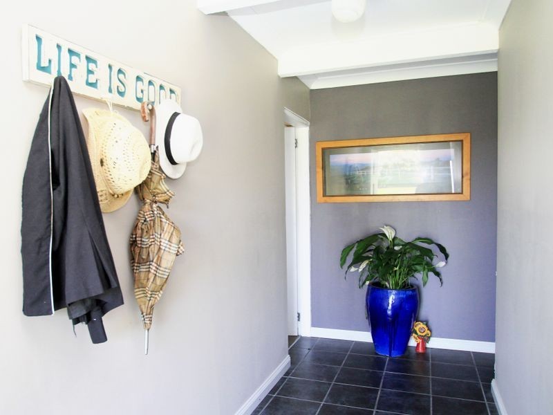 1 Greentree Avenue, Sussex Inlet NSW 2540