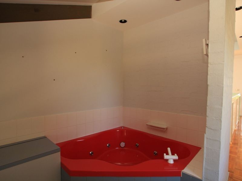 1 Myrniong Grov, Berrara NSW 2540
