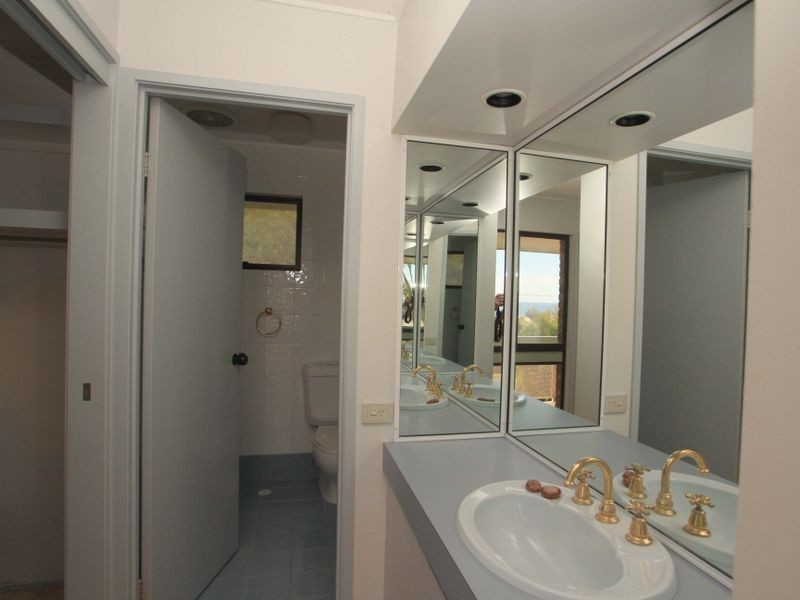 1 Myrniong Grov, Berrara NSW 2540