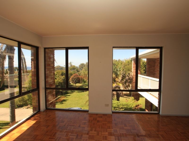 1 Myrniong Grov, Berrara NSW 2540