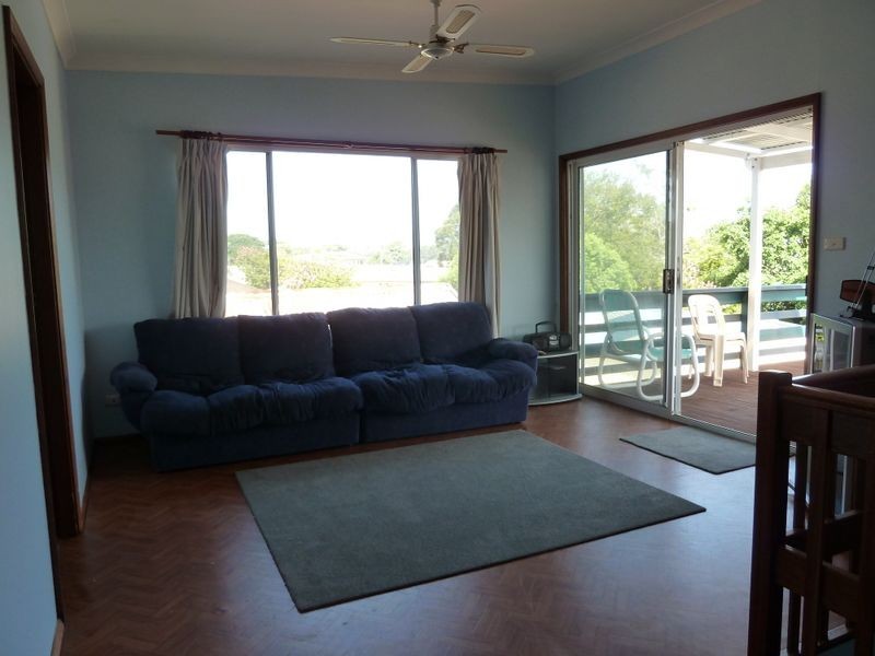 14 Ocean View Road, Sussex Inlet NSW 2540